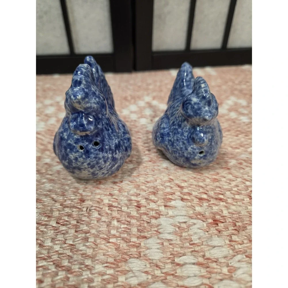 Vintage Blue Rooster Americana Salt and Pepper Shaker Set Cottagecore Momcore